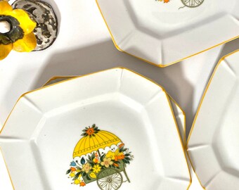 Retro 1970s flower plates set of 4