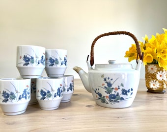 Asian Bamboo Japanese Style Mini Porcelain Tea Set Ceramic 11 fl oz Teapot with Rattan Handle and Four 2 fl oz Tea Cups Gift Box Set 
