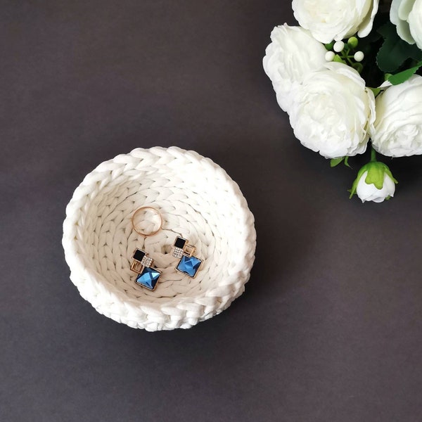 White cotton ring holder dish, small rope round basket, trinket tray, key holder for entryway, decor bowl,  ring holder,  earring bowl