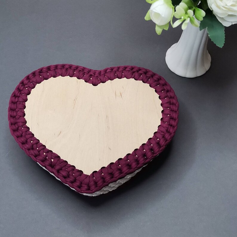 Knitting cotton basket in the form of a heart, Valentine's day gift for her, makeup vanity table organizer, Galentines day decor image 8