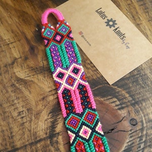 Rosa Breite gewebtes Armband für Frauen, Mädchen / Handgefertigtes Neon Freundschaftsarmband für beste Freundin Geschenk