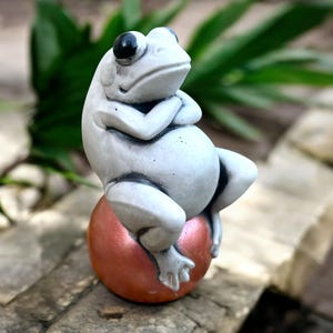 Stone Frog Garden Sculpture | Zen Meditation Frog Statue | Outdoor Patio Art | Garden Decor Gift