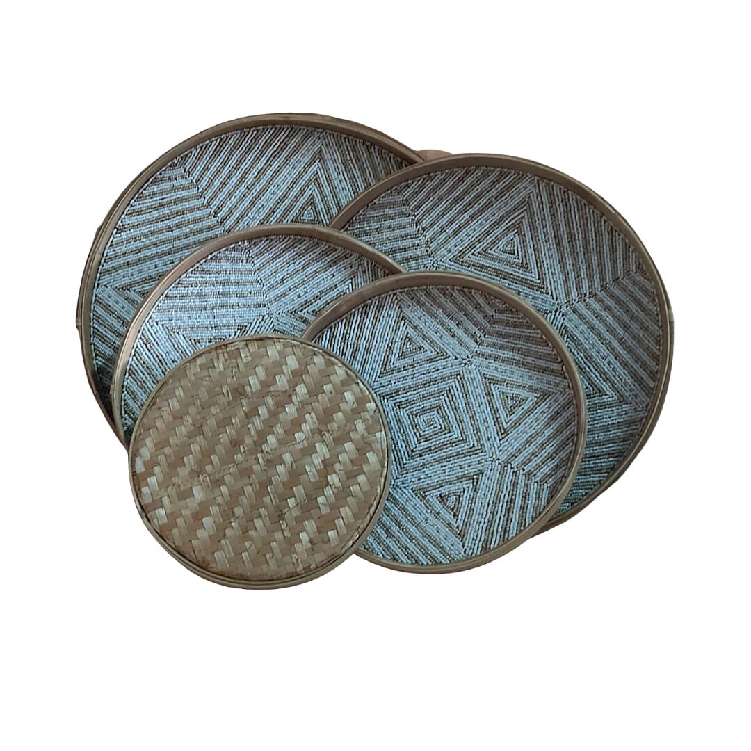 Plateaux en Perles et Bambou