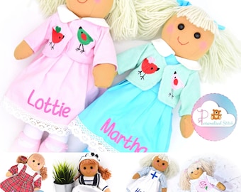 Boneca de pano personalizada com bordado de rosas | Presente de aniversário para bebê | Boneca personalizada para batizado | Lembrança de nascimento para bebê menina | Chá de bebê