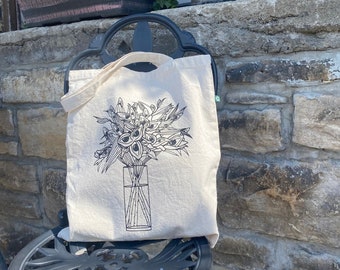 Lily bouquet Eyes | Tote Bag