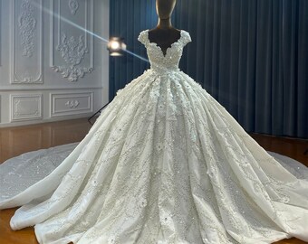 Luxury beading floral appliqué embroidered cap sleeve with low V back floral princess ballgown fairy wedding dress with cathedral train