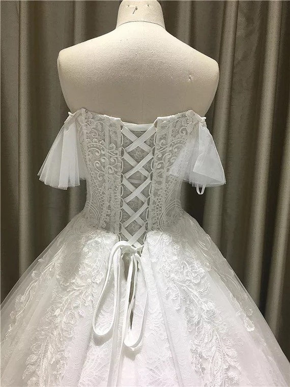 Sweetheart off the Shoulder Embroidered Scroll Fleur De Lis Lace Wedding  Gown 