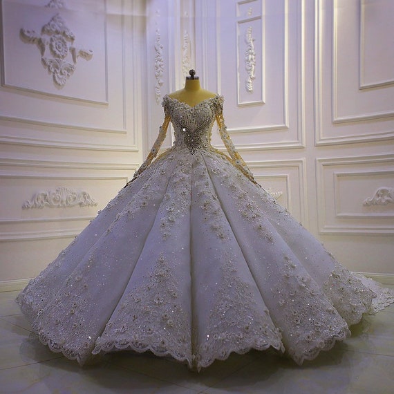 Luxury Crystal Beaded Lace Appliqué Embroidery White Silver Long Sleeve  Floral Fairy Princess Ballgown Royal Wedding Dress With V Neck 