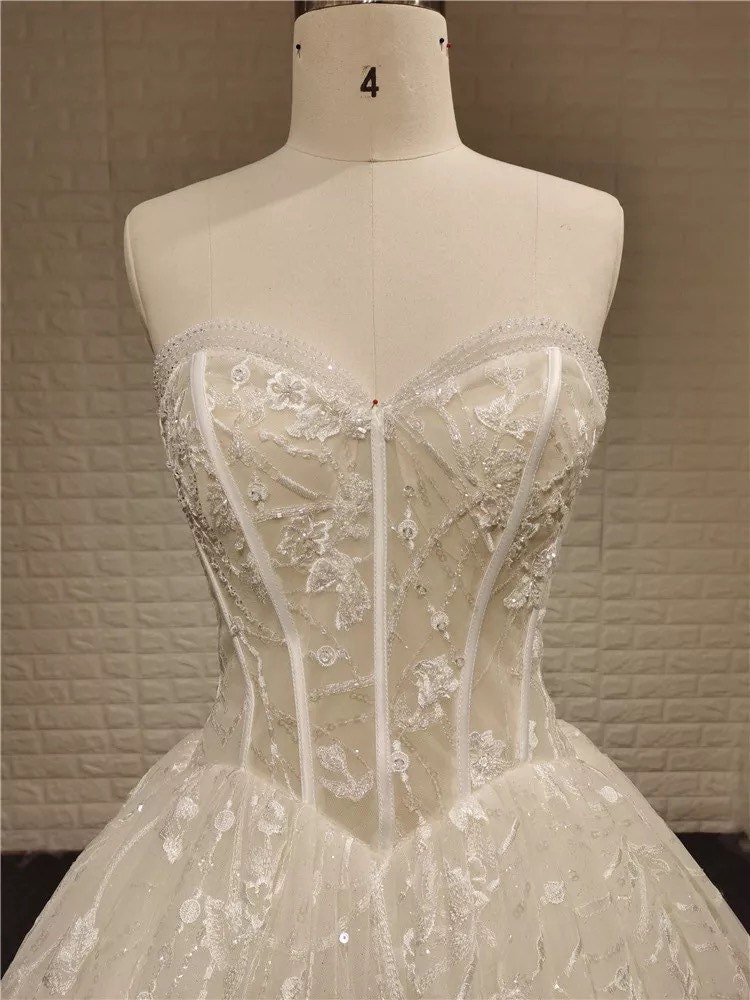 Princess Style Strapless Wedding Dresses Handmade Flowers Crystal Fashion Bride Gowns