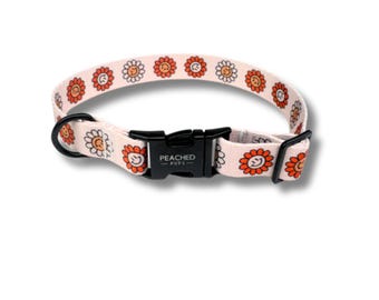 Hundehalsband mit Blumen | Retro Blumen-Hundehalsband | Niedliche Hunde Accessoires | Personalisiertes gravierbares gesticktes verstellbares Haustier-Halsband