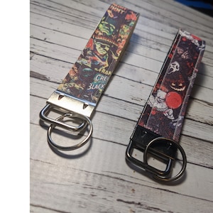 Chaveiro de filme de terror, chaveiro de filme de terror, chaveiro de monstro de filme, pulseira de filme de terror, presente de Natal para fã de terror, presente de Natal para meia de Natal