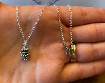 Pinecone Necklace ~ Pinecone ~ Dainty Pinecone Necklace ~ Mountains ~ Colorado ~ Gift ~ Gift for Her ~ Vacation ~ Tree