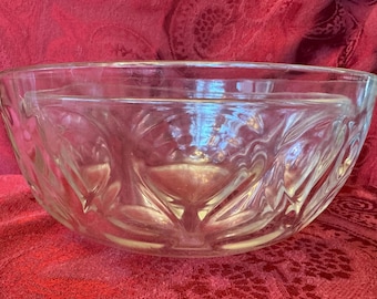 Vintage Clear Glass Pyrex Teardrop Nesting Bowl ~ Set of 2 ~ Vintage Pyrex ~ Nesting Bowls ~