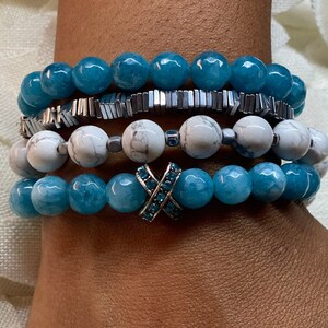 Achat- und Howlite-Steine