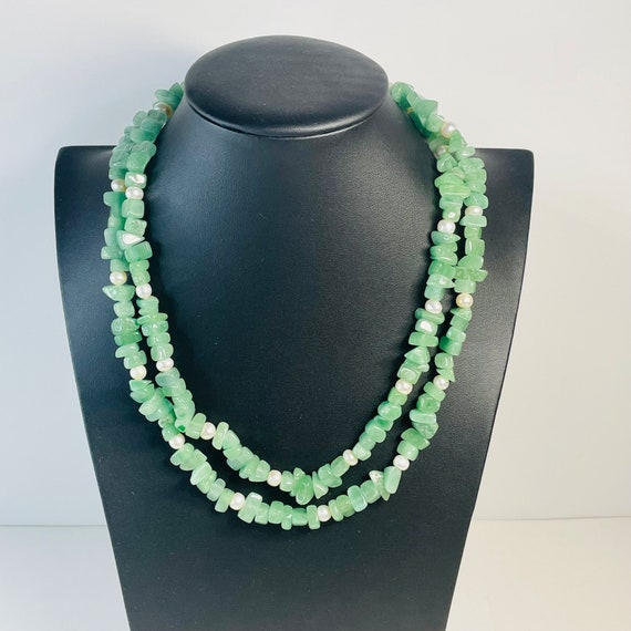 Vintage Jade/Jadite and Pearl 40” Necklace with 1… - image 1