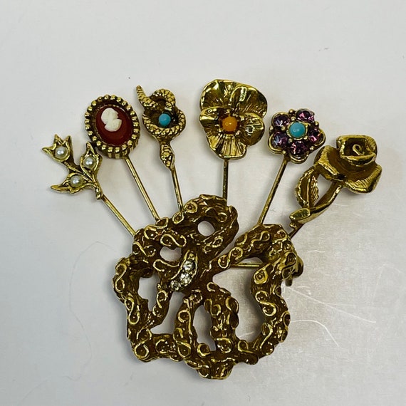 Goldette brooch sale