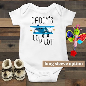 Daddy's Copilot Baby Bodysuit, Funny Baby Clothes, Aviator Baby Outfit, Plane Baby Shirt, Future Pilot, Fly, Airplane, Baby Announcement