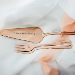 Juego de pala y tenedor para pastel de aniversario de cobre / Regalo personalizado grabado a mano / Nombres y fecha de la pareja