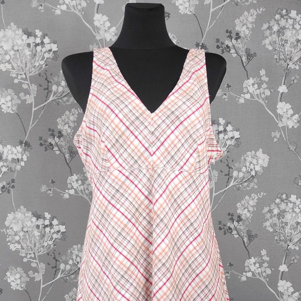 Summer check/chevron stripe open back dress by KappAhl. Size L