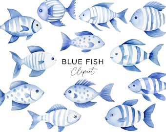 以下が含まれることがあります： 白い縞模様と斑点のある青い水彩画の魚のイラスト10点セット。魚は様々なポーズとサイズで描かれています。魚の下に黒い文字で「BLUE FISH Clipart」と書かれています。