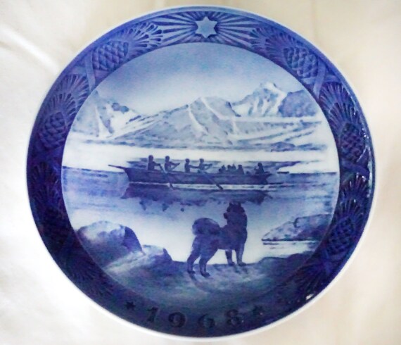 Royal Copenhagen 1968 Christmas Plate - 