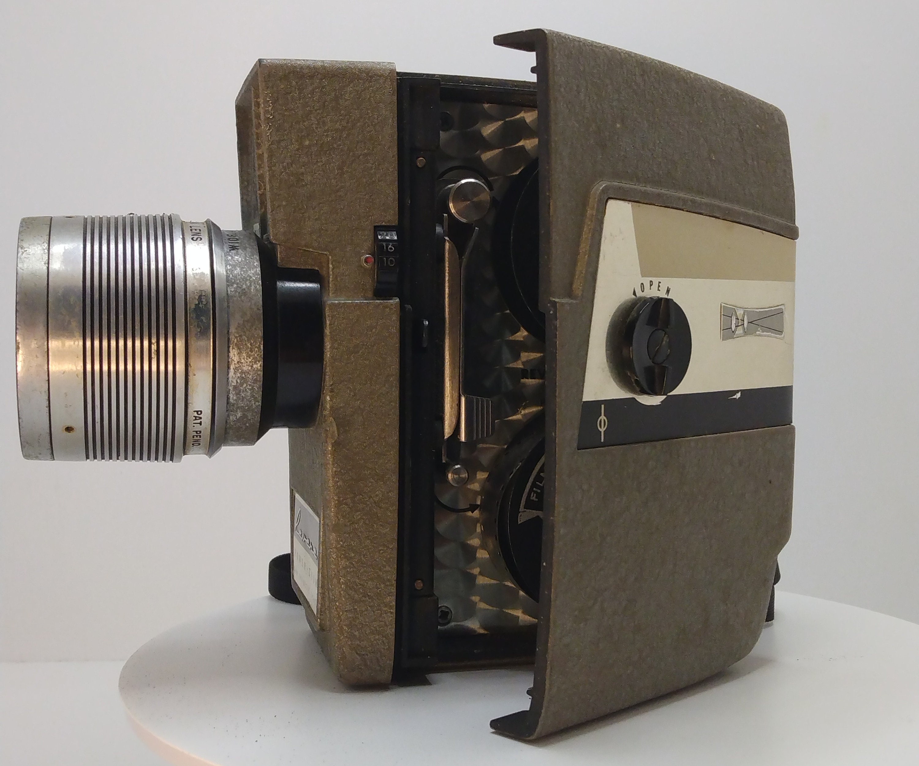 1962 Revere 8mm Vintage Camera - Etsy