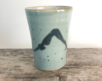 Yoga mug turquoise, pottery, without handle with asana motif: Adho Mukha Svanasana, suitable for tea, coffee or as a vase