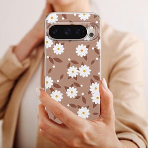 Daisy Flower Phone Case Cute Beige Cover fit for Google Pixel 10, 9, 8A, 7A, iPhone 17 Pro Max, 16 Plus, 15, 14, 13, Samsung S25, S24, A56