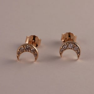 Gold-plated moon stud earrings with zirconia