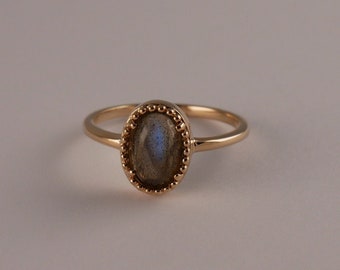 Gold-plated ring set with natural labradorite stones