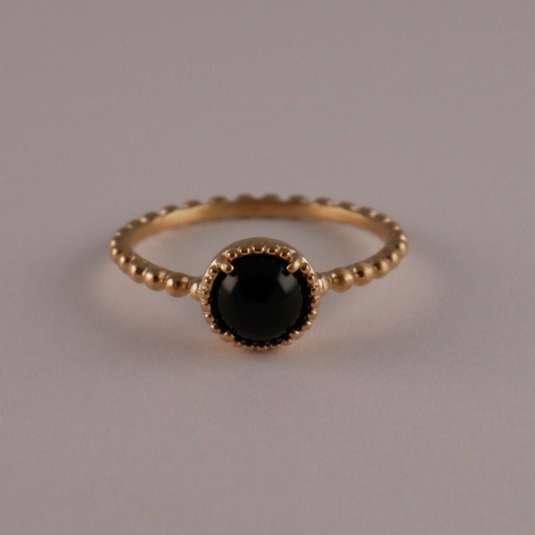 Bague fine bille en plaqué or avec pierre d'agate noire naturelle