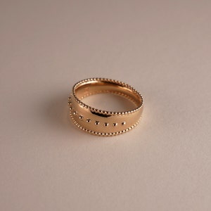 Vintage women's gold plated ring with spikes