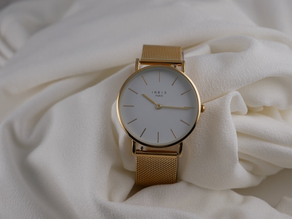 Minimalist watch in Milanese gold mesh for men and women with interchangeable trendy strap