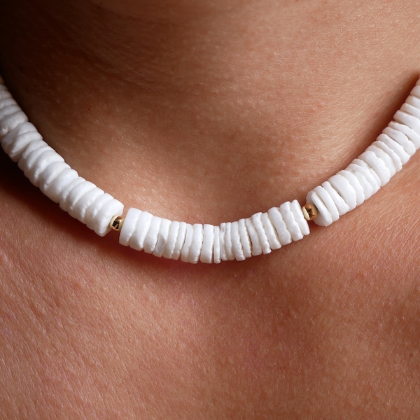 Collier en perles heishi coquillage blanc plaqué or pour femme