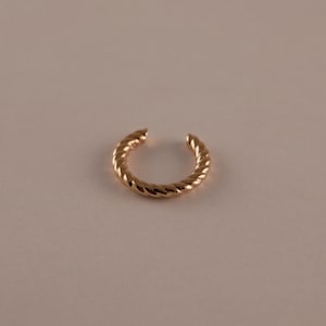 Bague d'oreille ear cuff plaqué or torsadée