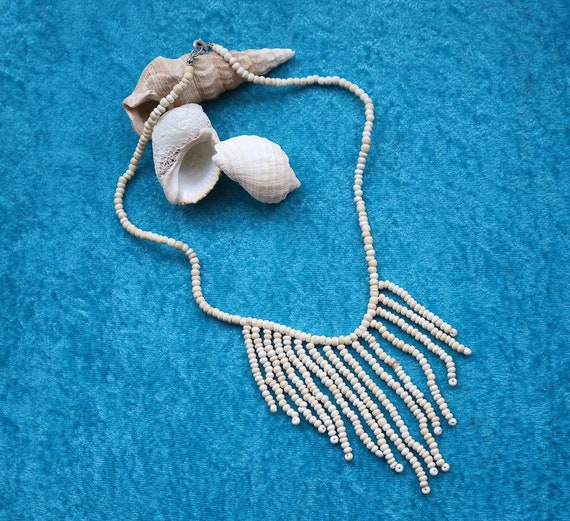 Tantalising wooden necklace, perfect for your Sum… - image 1