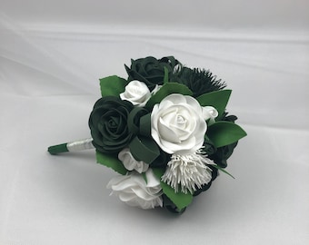 Emerald green bouquet White bridal bouquet Bridesmaid bouquet Wedding bouquet Green bridal bouquet Boho wedding bouquet