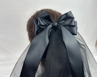 Bachelorette black veil witn bow Gothic bride to be headband Halloween party veil Spooky gothic bridal shower Bow veil Goth wedding Veil