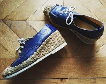 Eu 36, Us4,5, Uk3, 1960s Navy blue leather shoes with wedge heel covered with woven jute cord weft