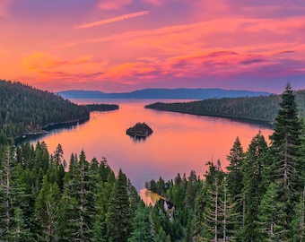 Fotoprint van de zonsondergang bij Emerald Bay | Landschapskunst voor aan de muur in Lake Tahoe, Californië | Canvas, metaal of ingelijst