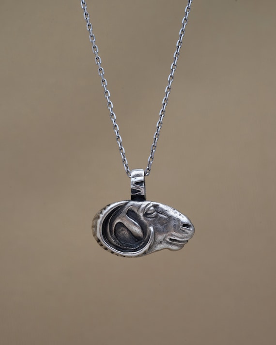 Collana d'argento con segno zodiacale Ariete, Ciondolo