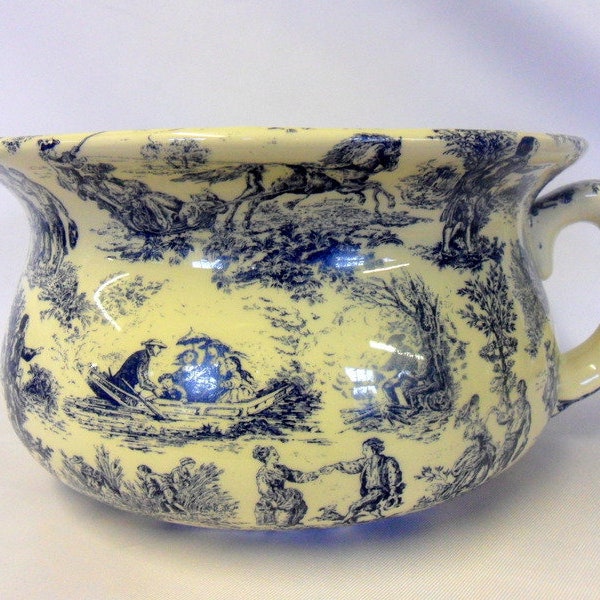 Large vintage style chamber pot in blue toile design