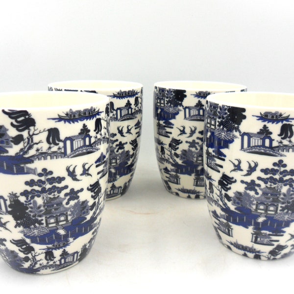 Set of 4 Blue Willow design aspen mugs.