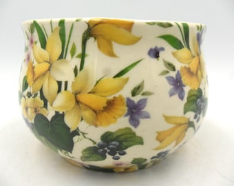 Spring Daffodil Chintz design bowl.