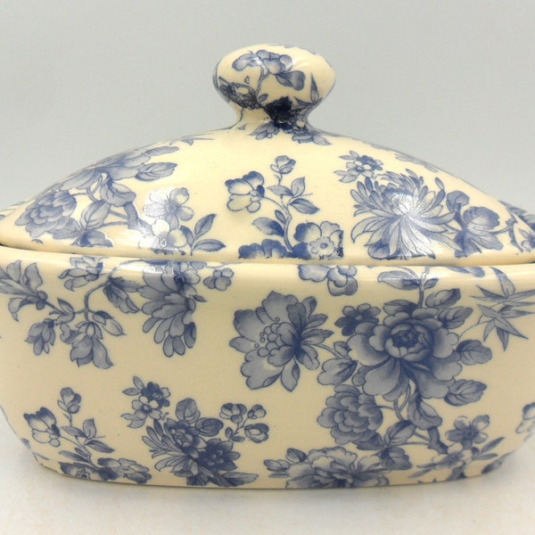 Butter dish in Blue Imari design.