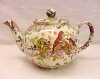 2 cup teapot in British birds design by Heron Cross Pottery