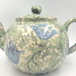 William Morris Anemone design 6 cup teapot made by Heron Cross Pottery