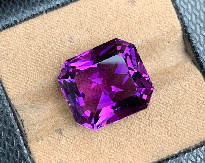Natural Loose Amethsyt. Natural Amethyst. Dark Purple Color Natural Amethyst From Brazil . 17.40 Carat Amethyst . Amethyst Jewellery.