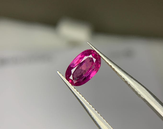 No Heat Natural Sapphire . Kashmir Sapphire.Natural Purple Sapphire. Natural 1.50 Crt Purple Sapphire. Sapphire For Ring
