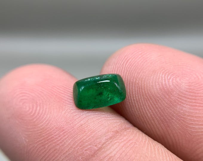 Natural 2.10 Ct Vivid Green Emerald. Narural Loose  Emerald From Swat. Emerald Stone For Ring . Natural Emerald Cabochon.  Emerald Ring.
